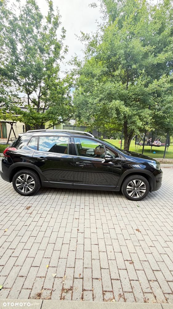 Peugeot 2008 1.2 Pure Tech Allure S&S - 6