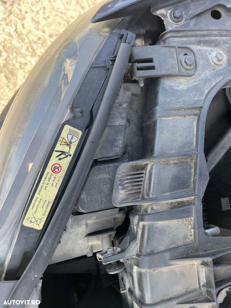 Far faruri bixenon adaptiv e81 e82 e87 e88 facelift stanga dreapta - 4