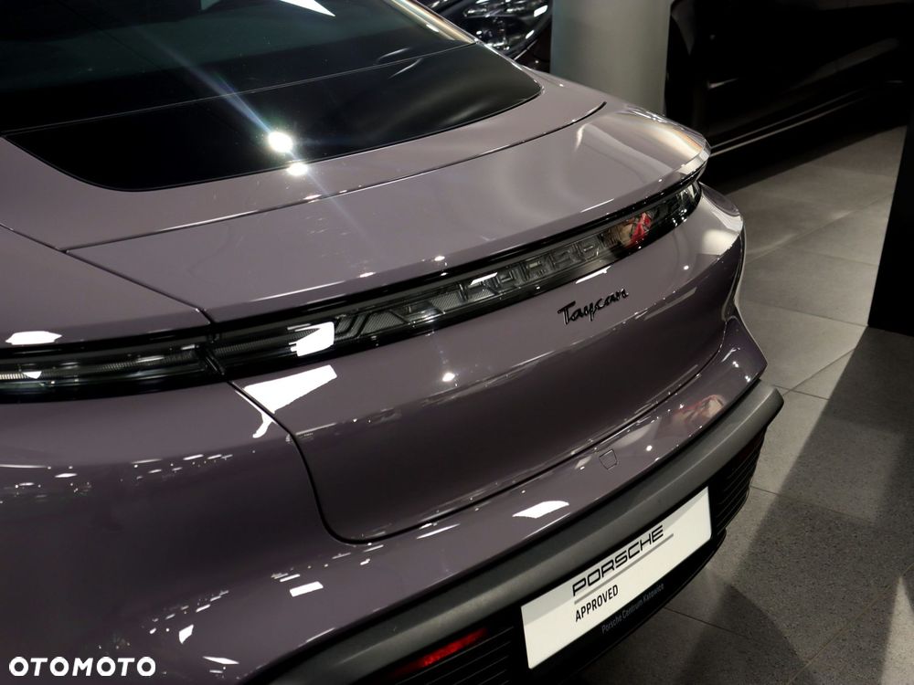 Porsche Taycan - 38