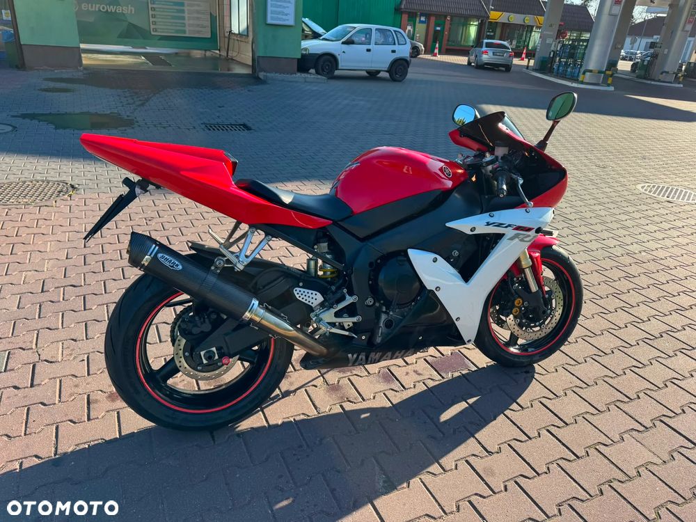 Yamaha R1 - 3