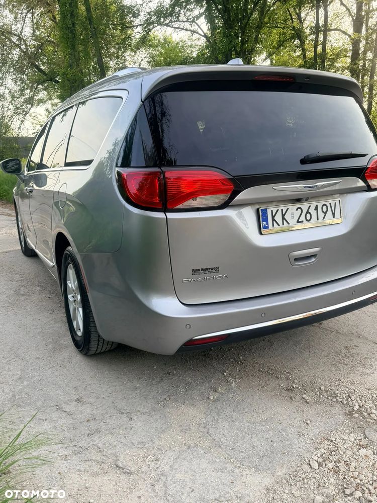 Chrysler Pacifica - 9