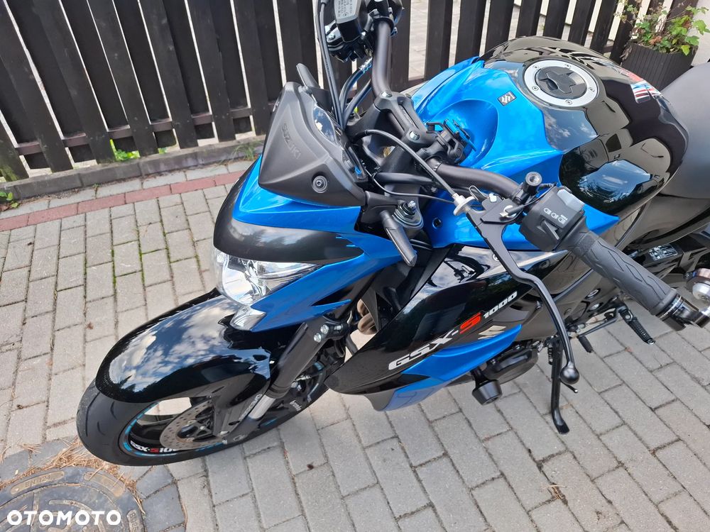 Suzuki GSX 1000 - 18