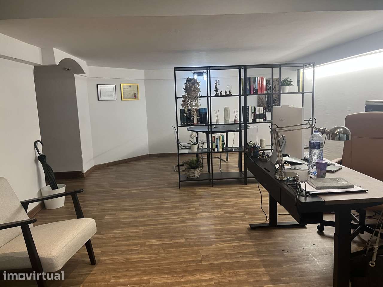 Loja com Montra no Lumiar: Espaço Versátil e Central - Grande imagem: 4/22