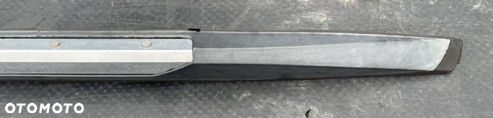 P8 GMC YUKON XL DENALI IV 2015 -  RELINGI LISTWA DACHOWA PRAWA 84314710 - 2