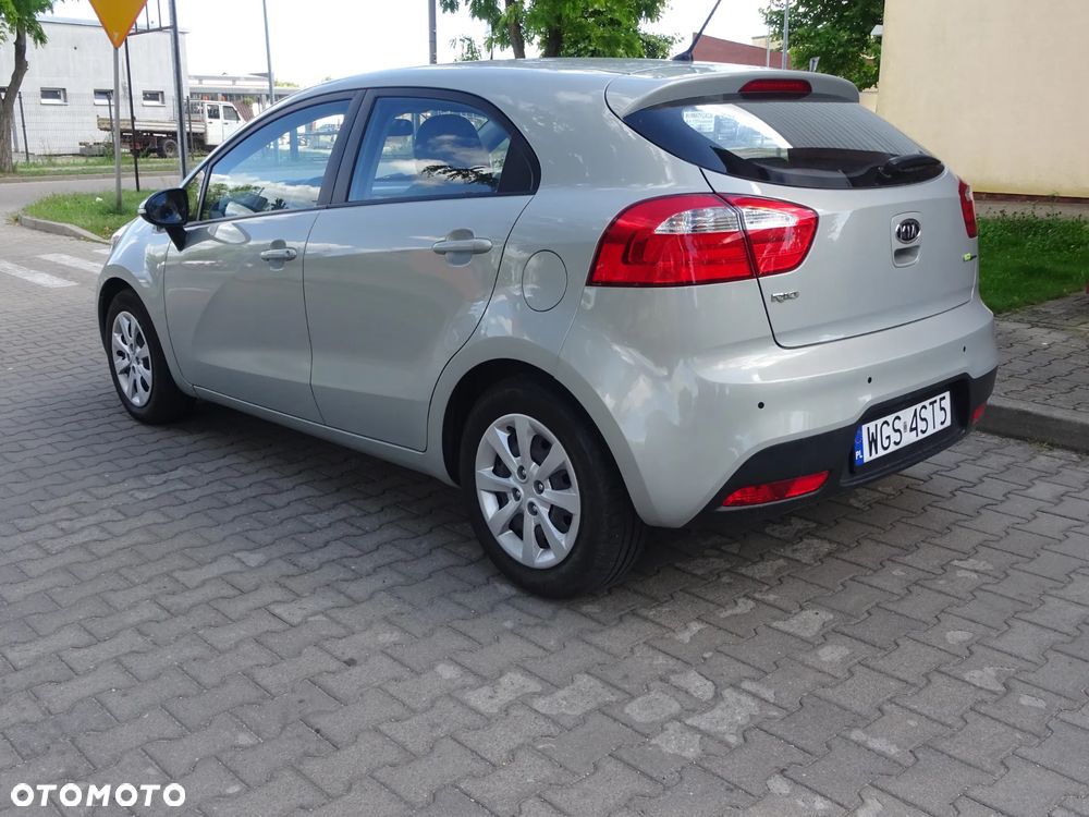 Kia Rio 1.1 crdi L - 11