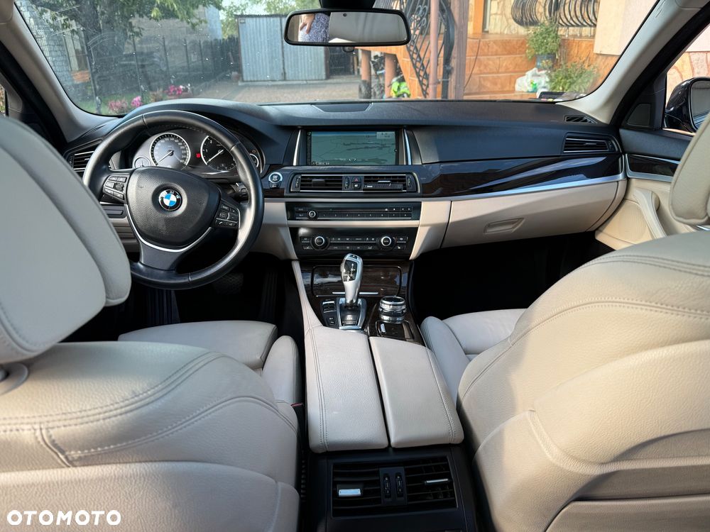 BMW Seria 5 525d xDrive Luxury Line - 18