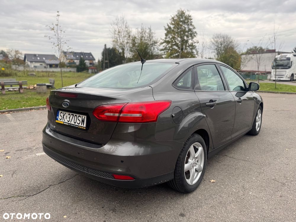 Ford Focus 1.6 Trend - 12