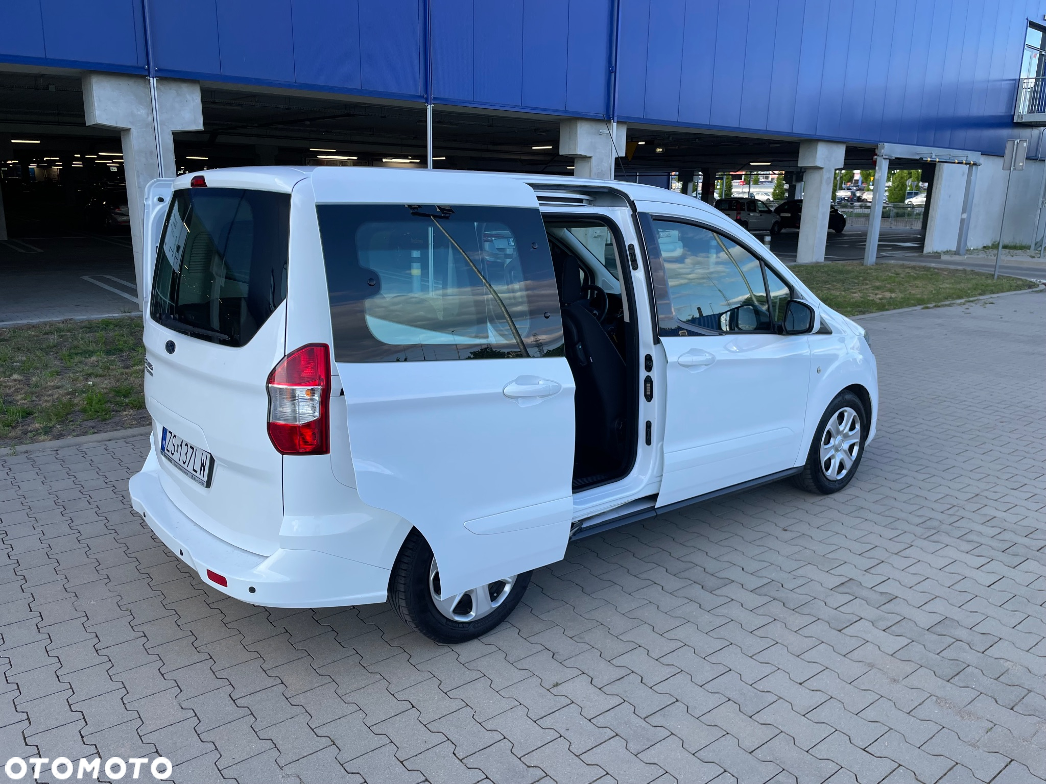 Ford Tourneo Courier 1.5 TDCi Trend - 12