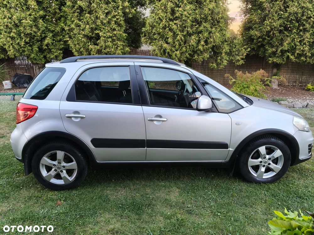 Suzuki SX4 1.6 Comfort Plus - 8