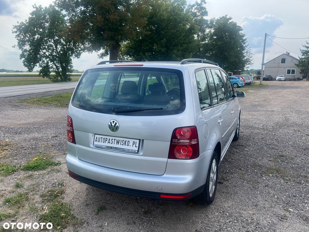Volkswagen Touran - 2