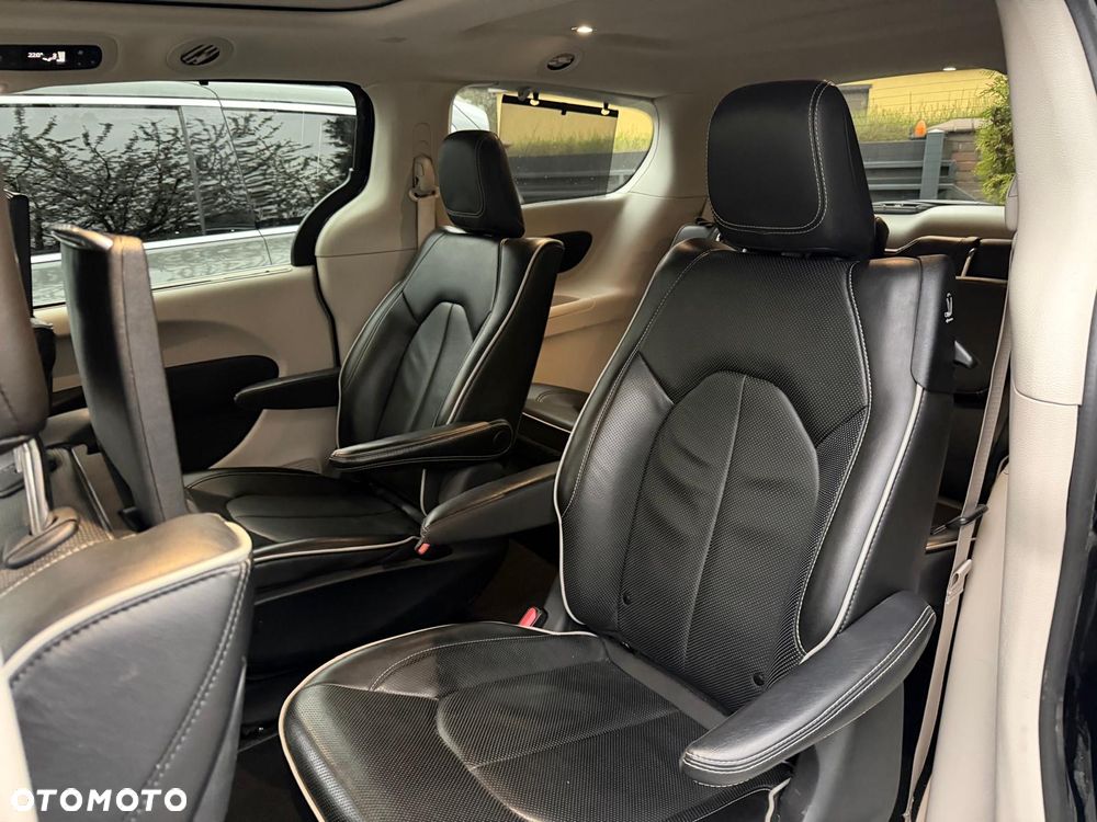 Chrysler Pacifica - 6