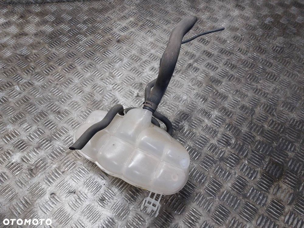 ZBIORNICZEK WYRÓWNAWCZY OPEL MERIVA A 1.6 16V - 2