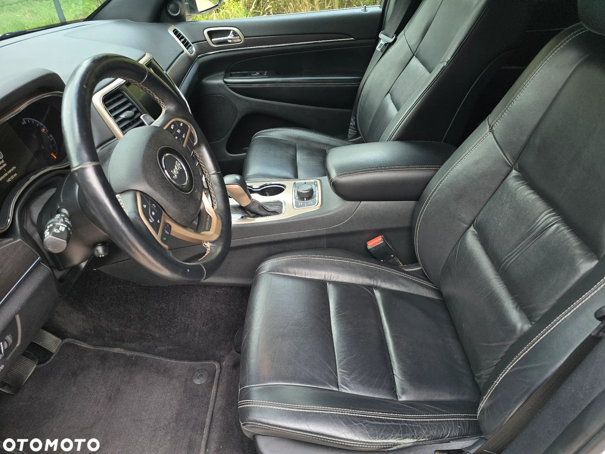 Jeep Grand Cherokee - 21