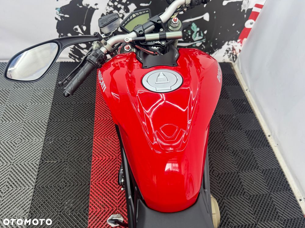 Ducati Streetfighter 1098 - 21