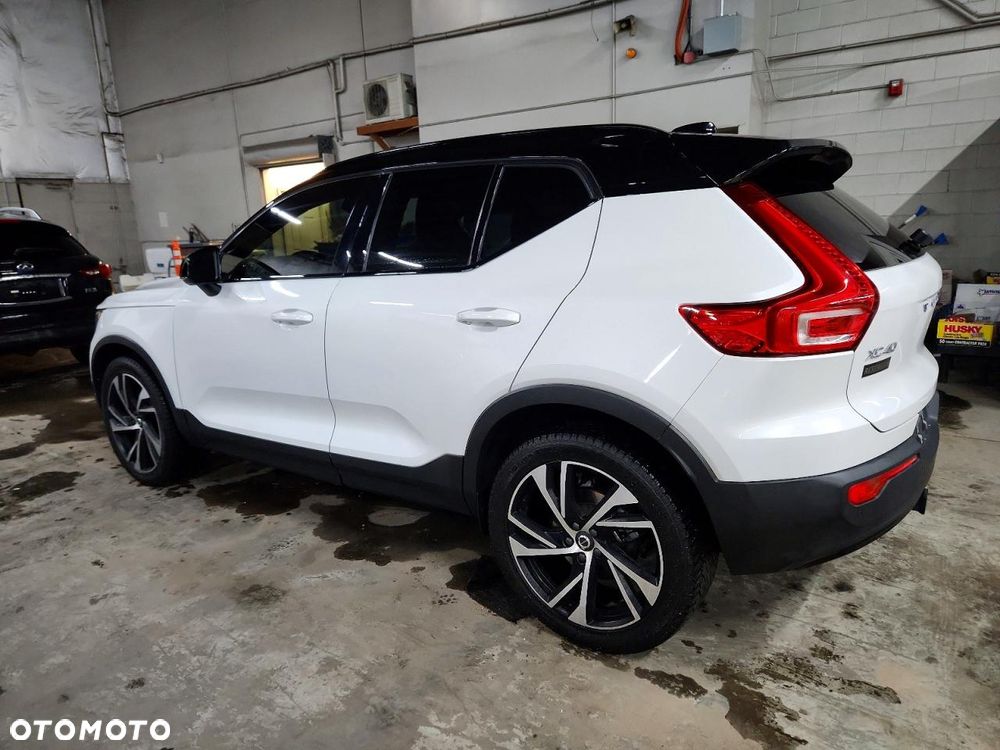 Volvo XC 40 T5 AWD Geartronic R-Design - 2