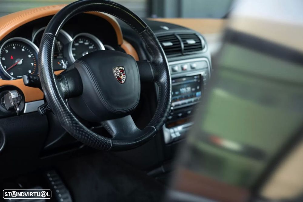 Porsche Cayenne - 25