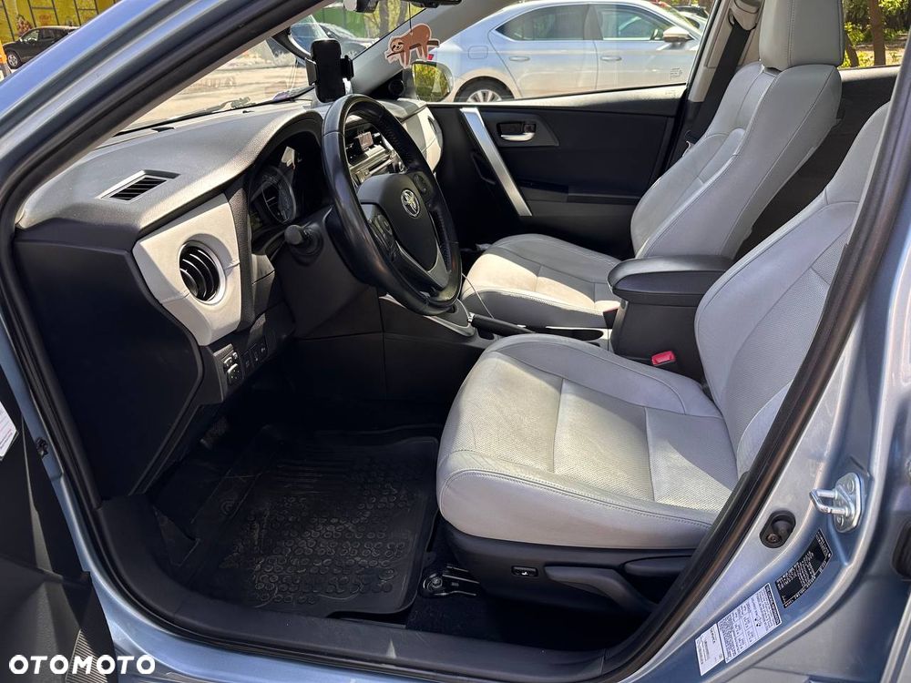Toyota Auris - 8
