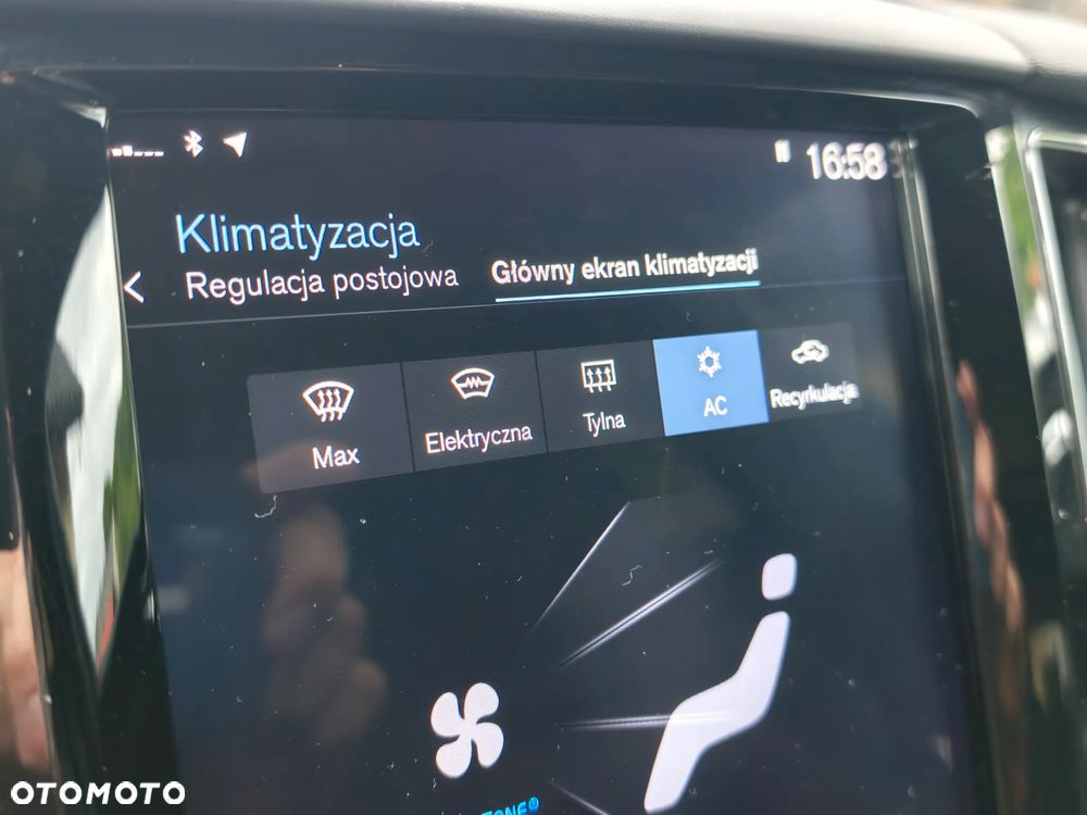 Volvo XC 60 T8 AWD Recharge Geartronic RDesign Expression - 27