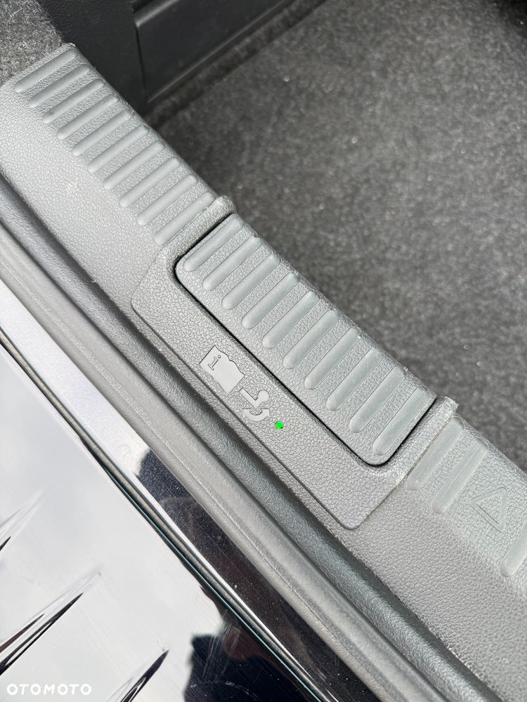 Skoda Superb 2.0 TDI Sportline DSG - 11