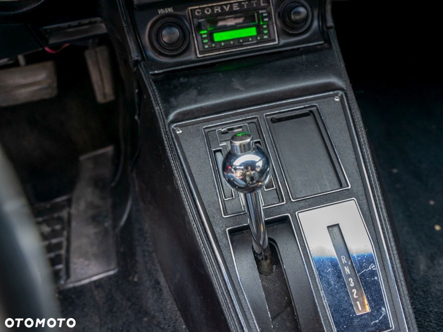 Chevrolet Corvette - 9