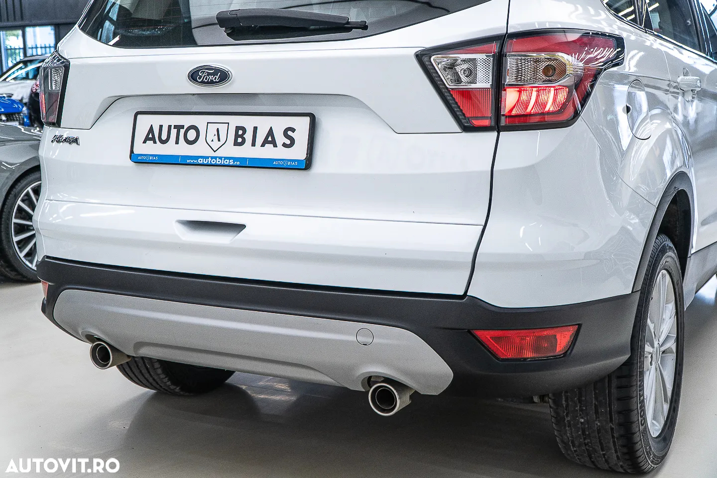 Ford Kuga 2.0 TDCi 4WD Powershift Titanium - 14