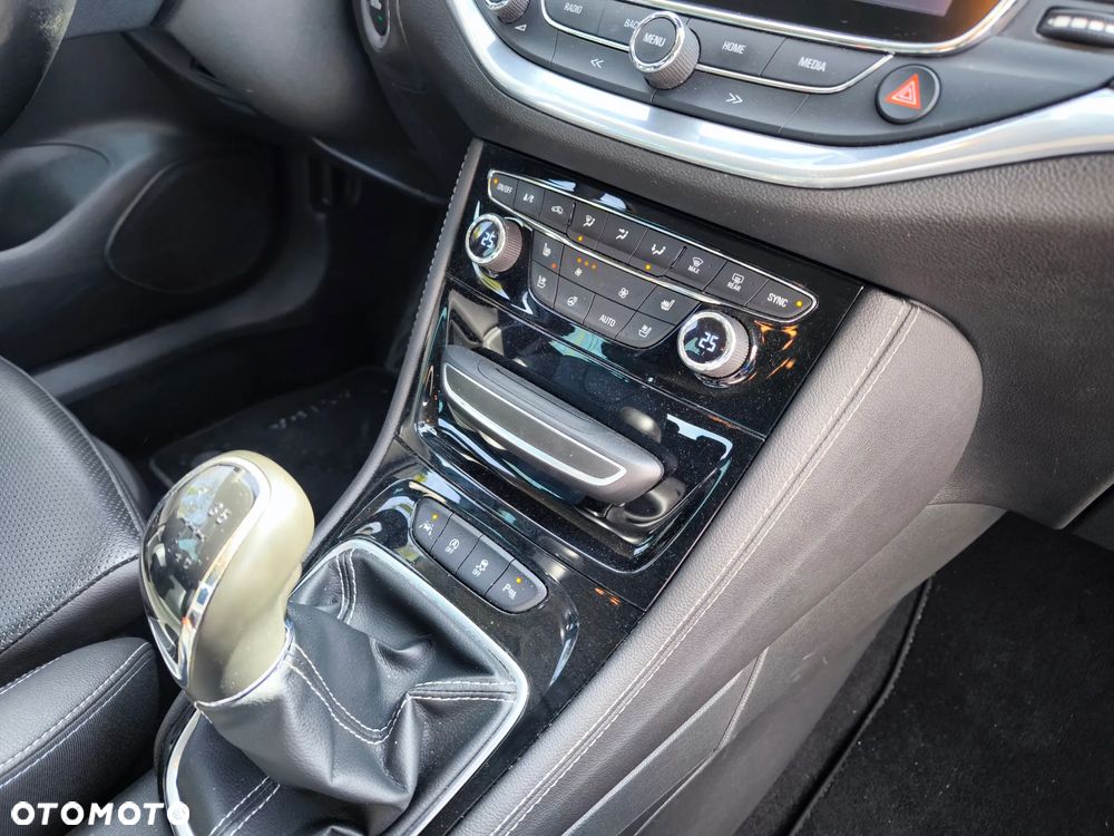 Opel Astra 1.4 T Elite - 22