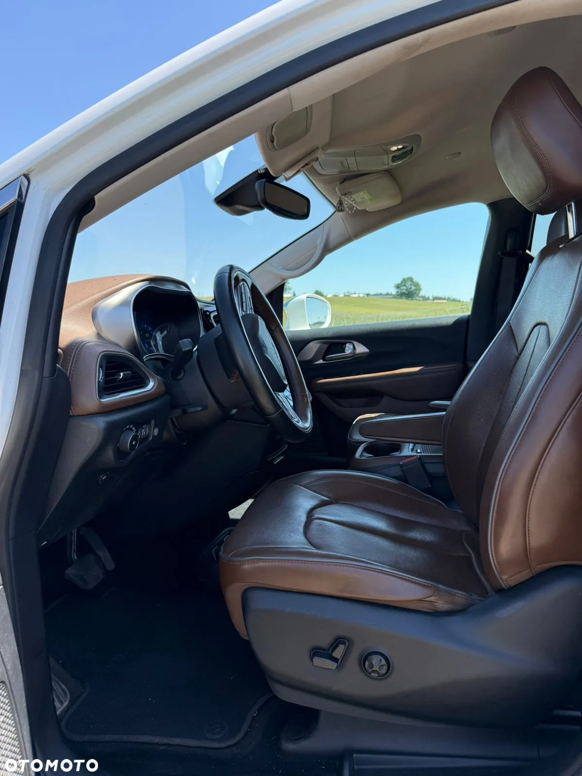 Chrysler Pacifica - 13
