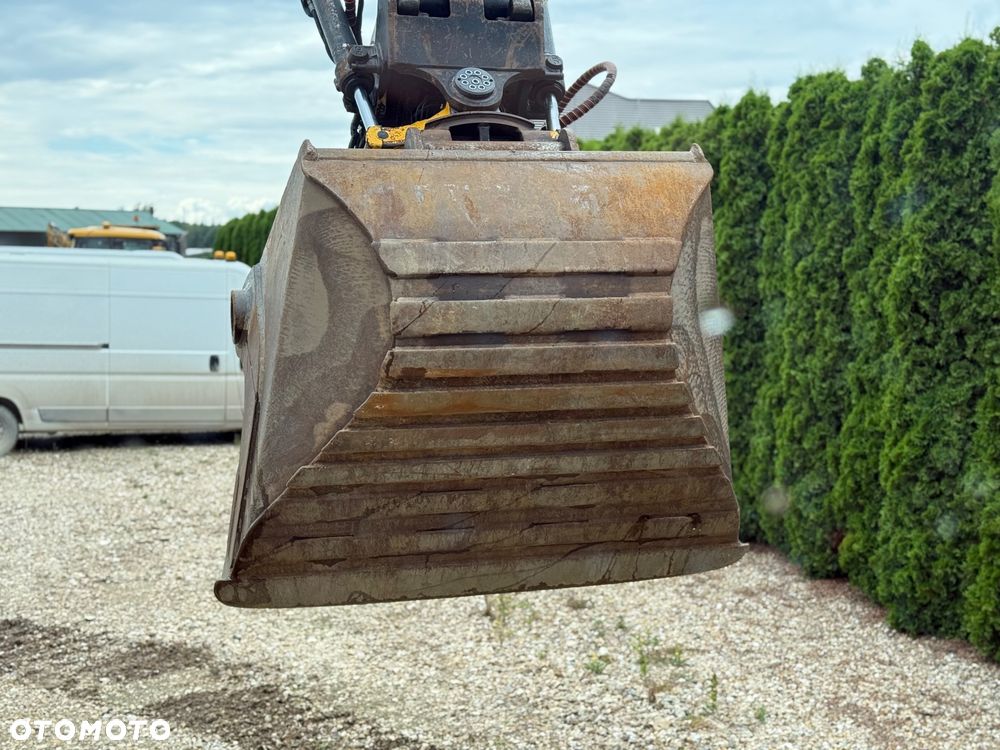 Volvo ECR 235 EL - 22