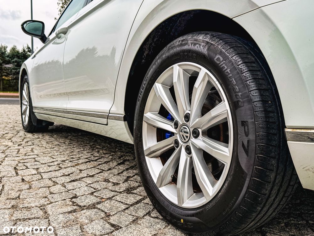 Volkswagen Passat - 38