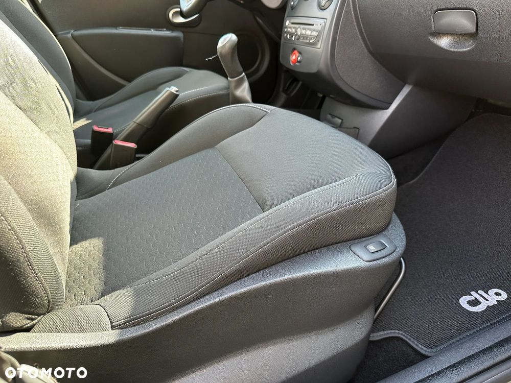 Renault Clio 1.2 16V 75 Expression - 33