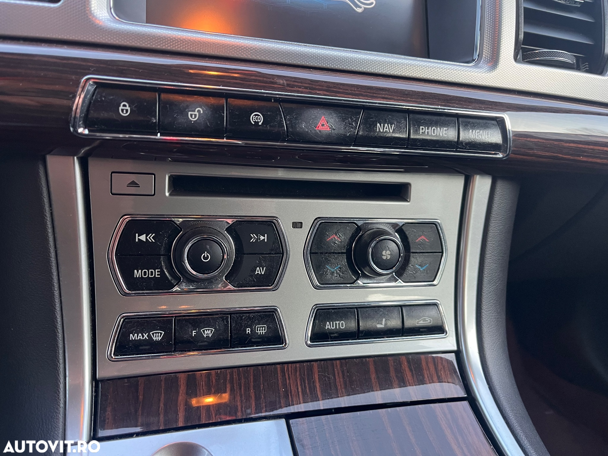 Jaguar XF 2.2D Premium Luxury - 15
