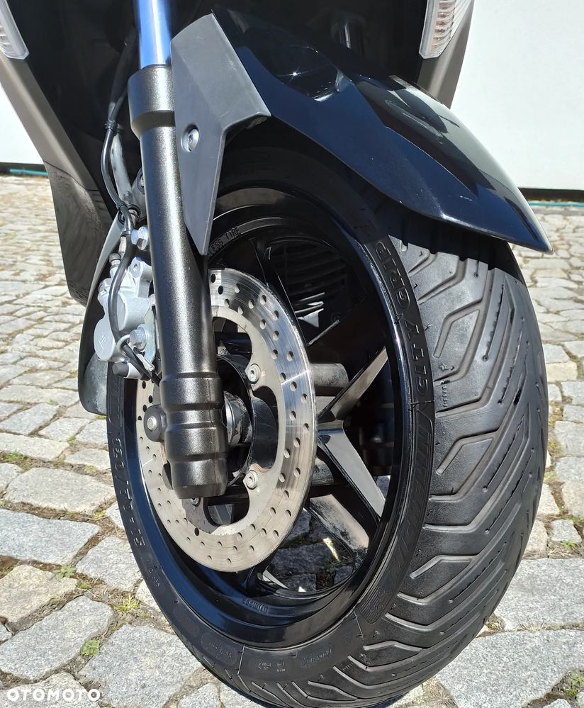Yamaha X-max - 7