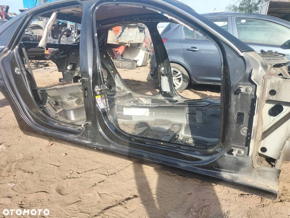 PRÓG PRAWY + SŁUPEK ŚRODKOWY AUDI A4 B8 LZ9Y - 7