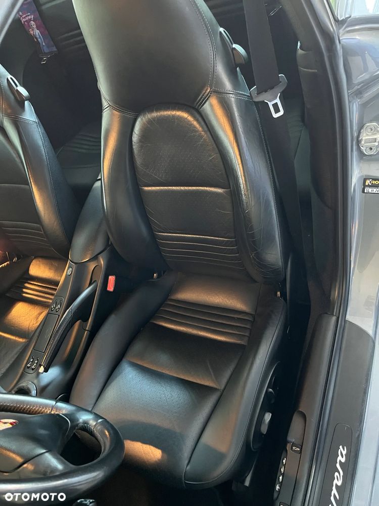 Porsche 911 Carrera - 17