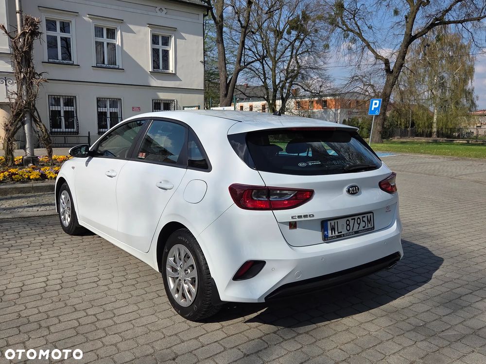 Kia Ceed 1.4 M - 11