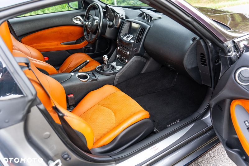 Nissan 370 Z Standard - 12