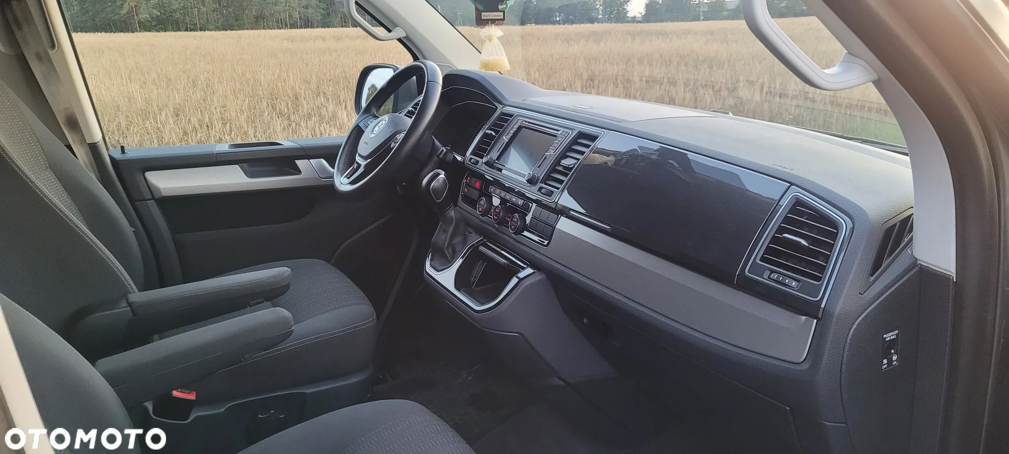 Volkswagen Multivan - 11