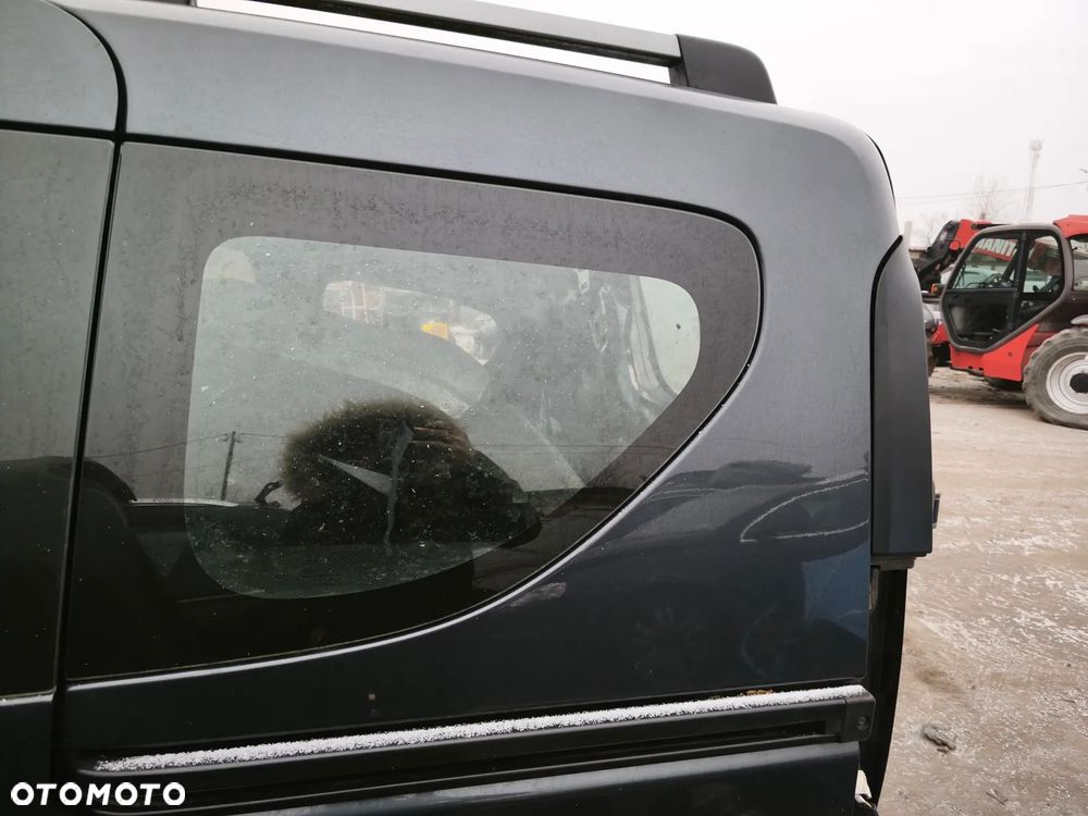 DACIA DOKKER 19r SZYBA KAROSERYJNA BOCZNA LEWY TYŁ - 1