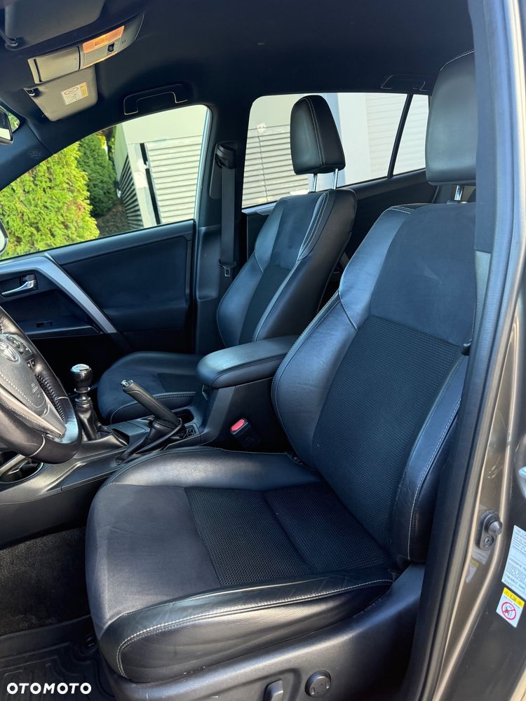 Toyota RAV4 2.0 D-4D Prestige 4x2 - 18
