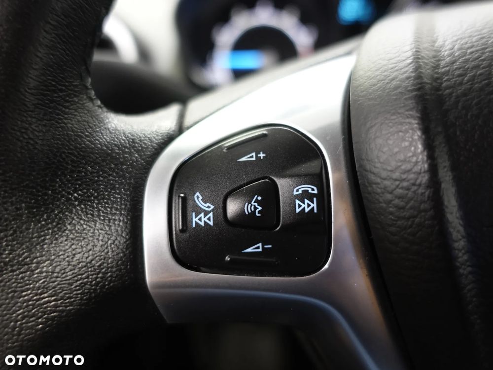 Ford Fiesta 1.0 EcoBoost Titanium - 38
