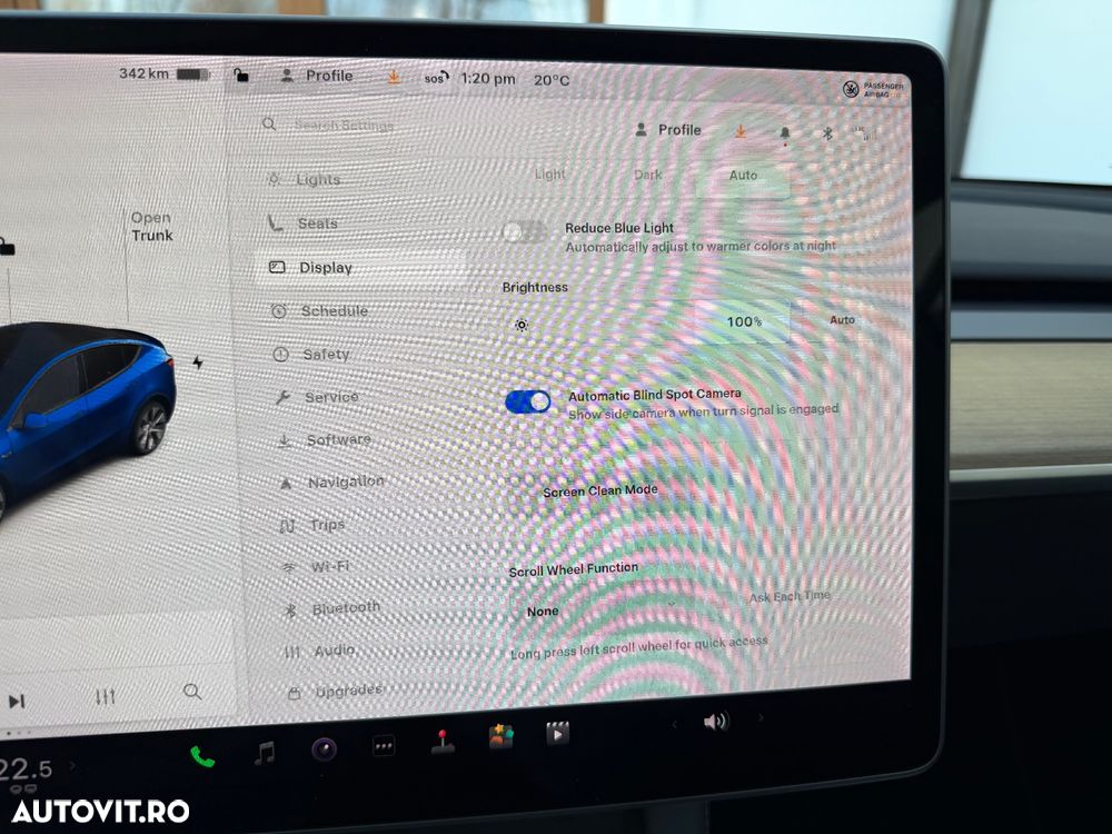 Tesla Model Y - 39