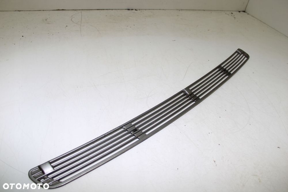 BMW E38 KRATKA MASKI DYSZ SPRYSKIWACZY MASKOWNICA NA 3 SPRYSKIWACZE RARYTAS - 2