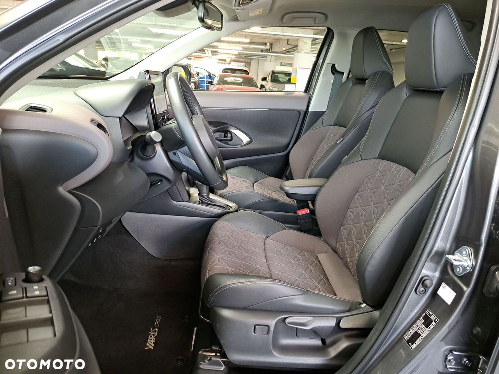 Toyota Yaris Cross Hybrid 1.5 Executive AWD - 12