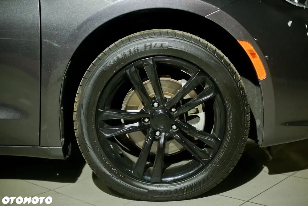 Chrysler Pacifica - 10