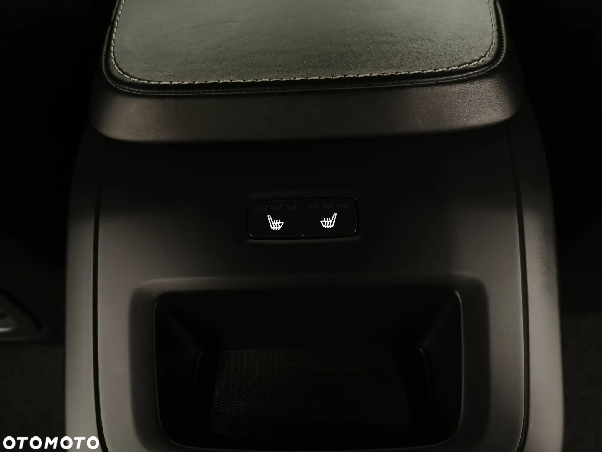 Volvo XC 90 D5 AWD R-Design - 24