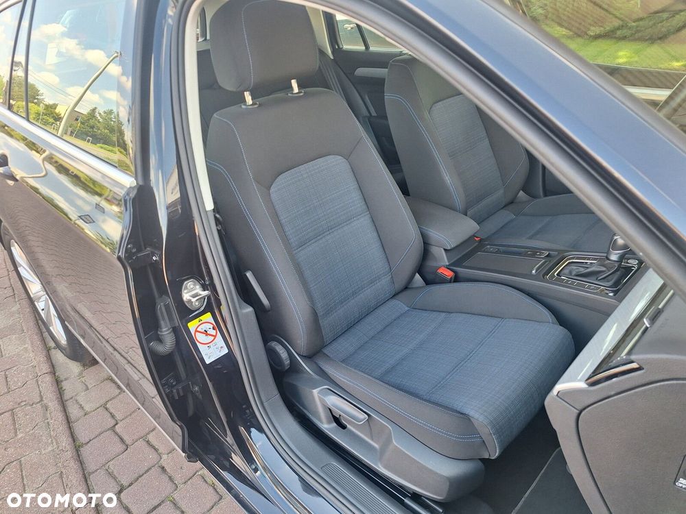 Volkswagen Passat - 17