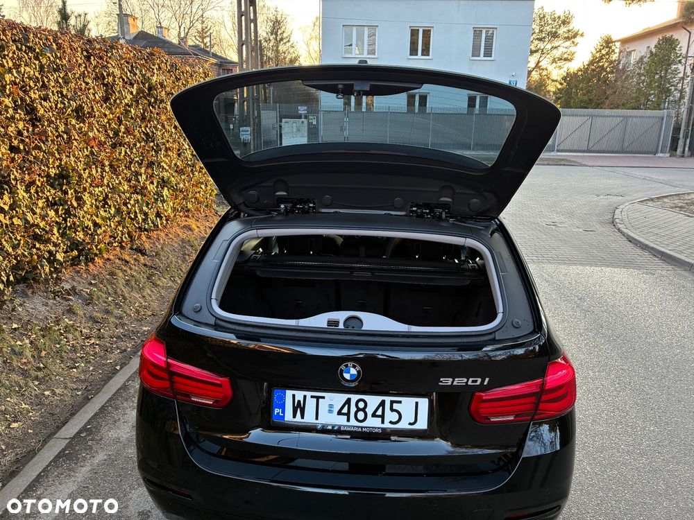 BMW Seria 3 320i Advantage - 15