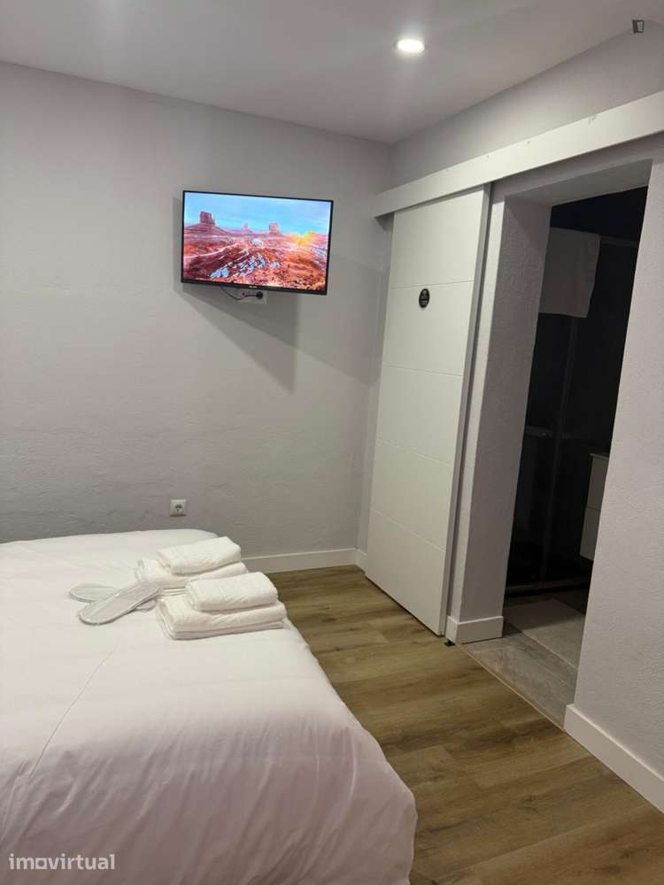Quarto - localizado em Amadora Lisbon - Grande imagem: 2/24