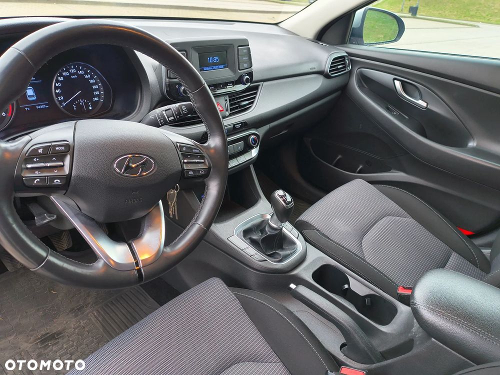 Hyundai i30 1.6 D Classic + - 25
