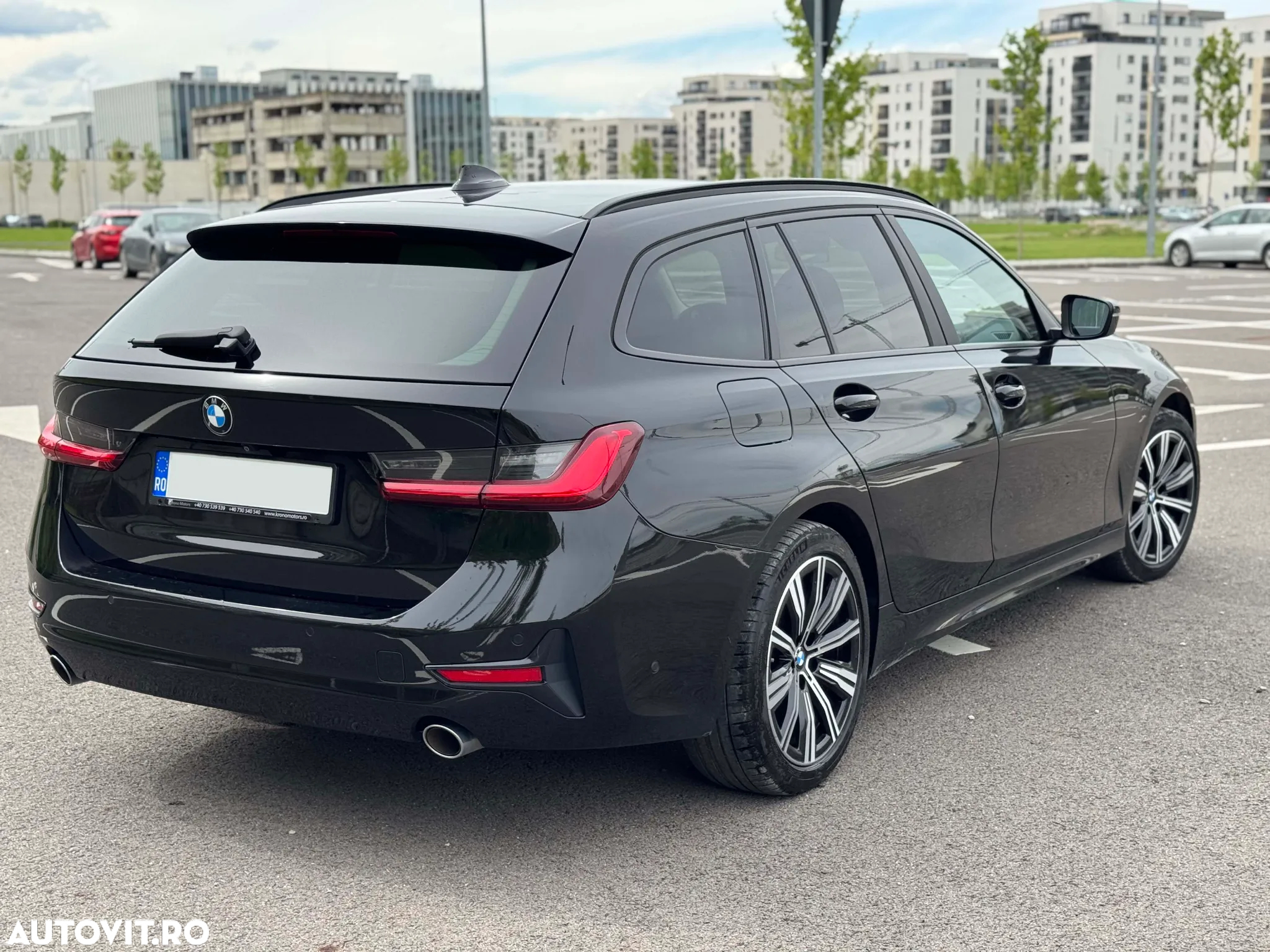 BMW Seria 3 318d Touring Aut. - 3